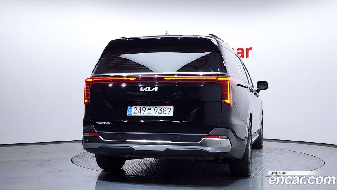 Kia Carnival 7-Seater Signature, 2024