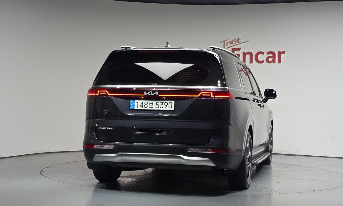 Kia Carnival 9-Seater Signature, 2023