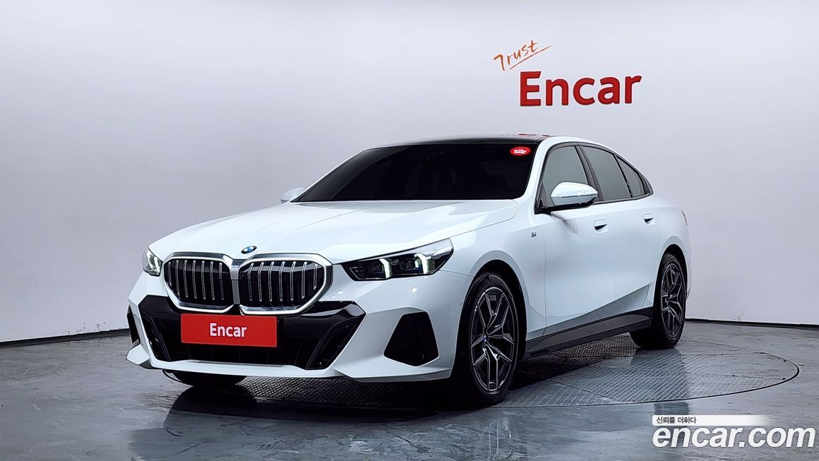 BMW 5-Series 520i M Sport, 2025