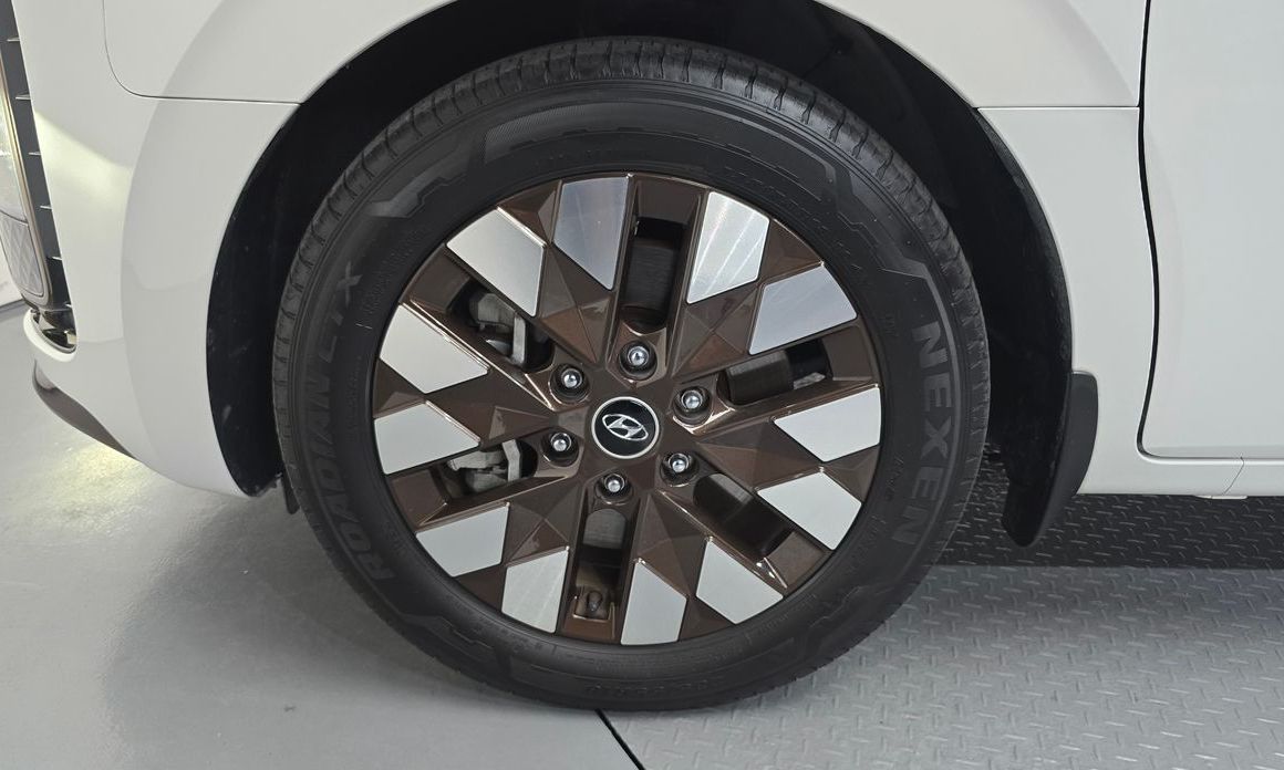 Hyundai Staria 2WD Camping Car, 2024