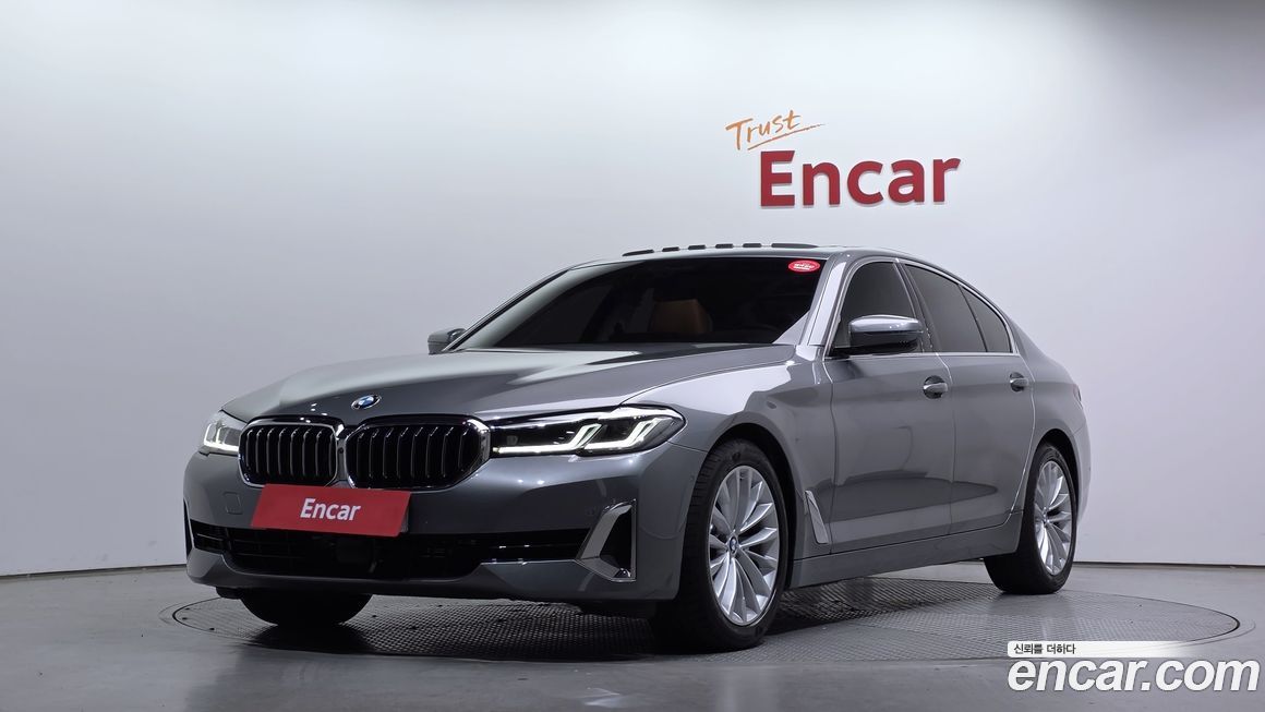 BMW 5-Series 520i Luxury, 2023