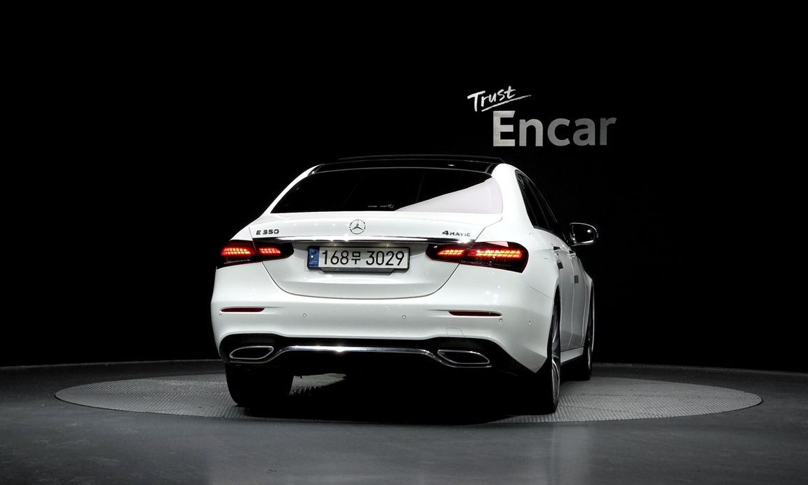 Mercedes-Benz E-Class E350 4MATIC AMG Line, 2022