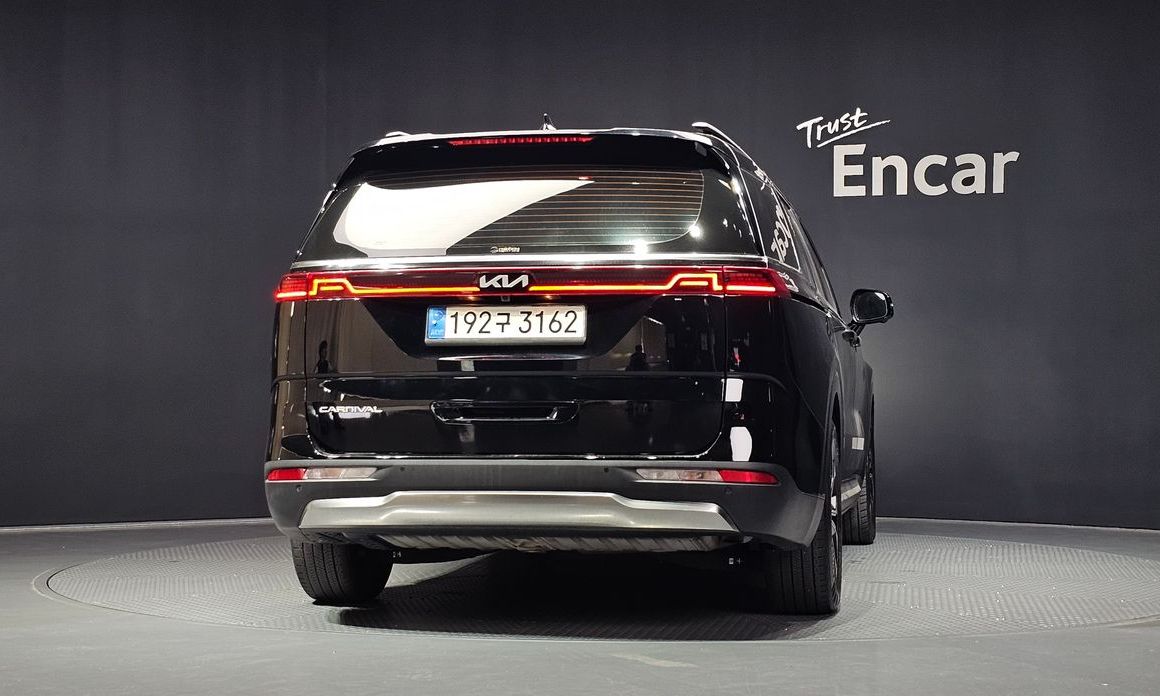 Kia Carnival 7-Seater Signature, 2022