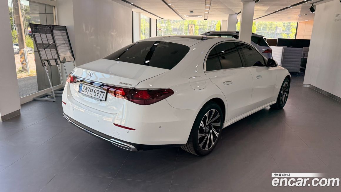 Mercedes-Benz E-Class E300 4MATIC Exclusive, 2024
