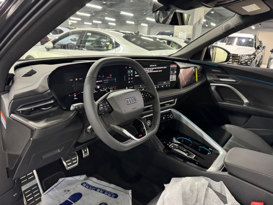 Audi Q5 45 TFSI Quattro S Line Black Ediiton, 2025
