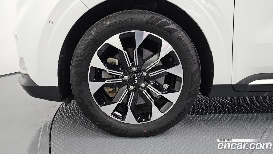 Kia Carnival 7-Seater Signature, 2023