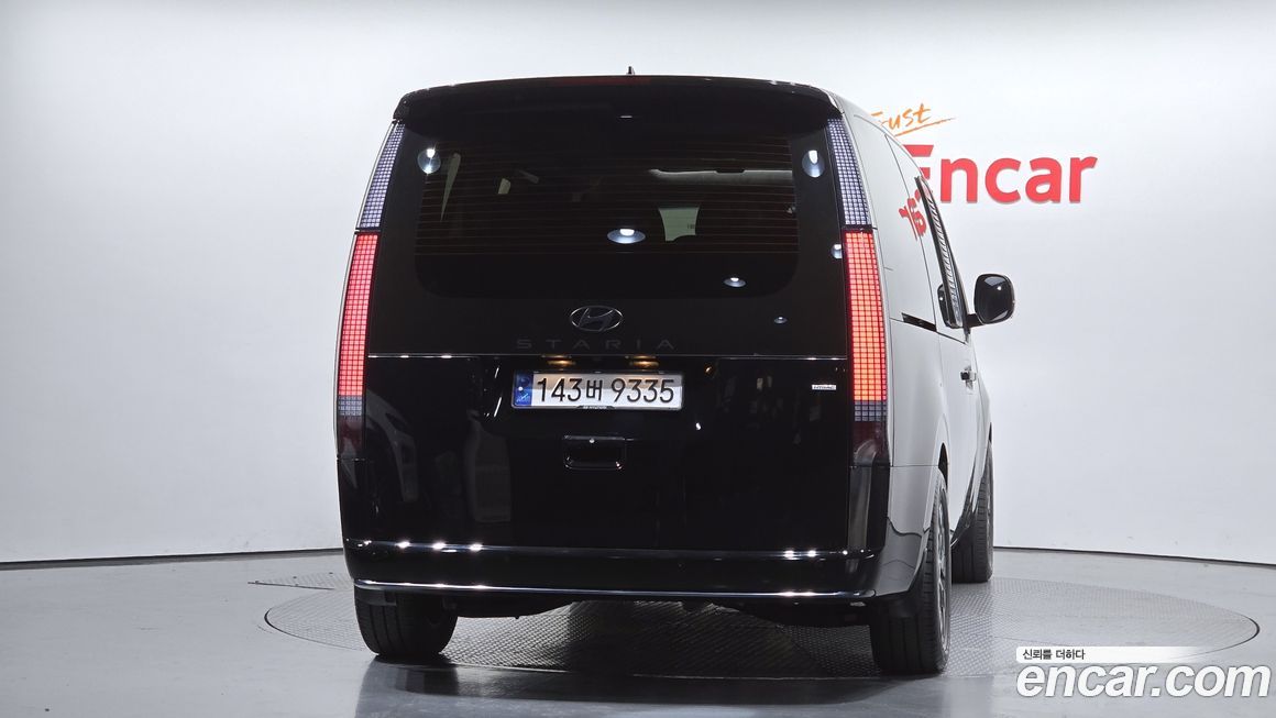 Hyundai Staria 4WD Lounge 7-Seater, 2025