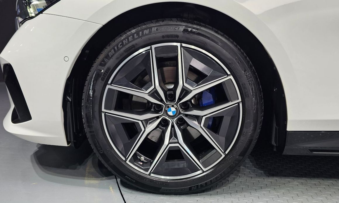 BMW 5-Series 520i M Sport, 2024