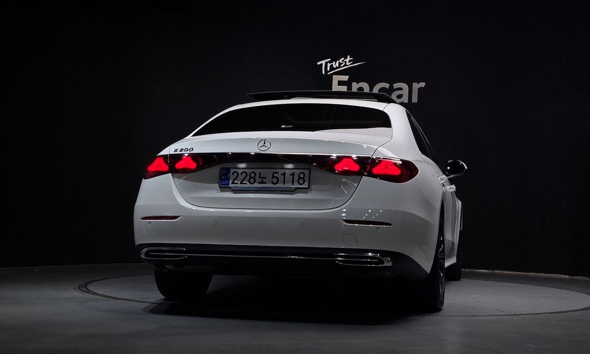 Mercedes-Benz E-Class E200 Avantgarde, 2024