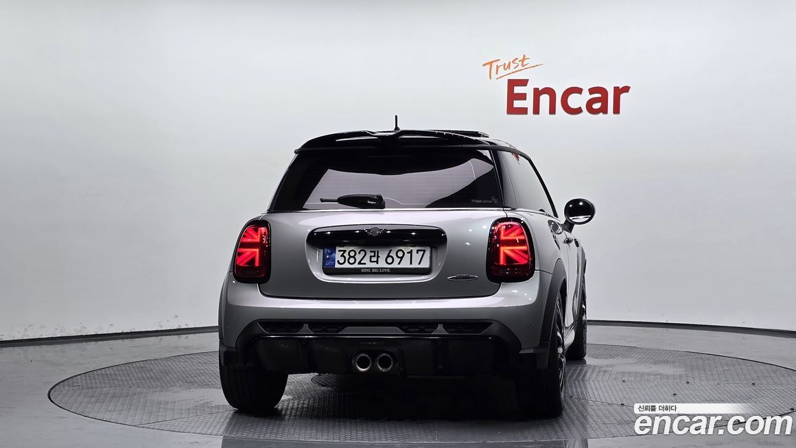 Mini Cooper JCW, 2024