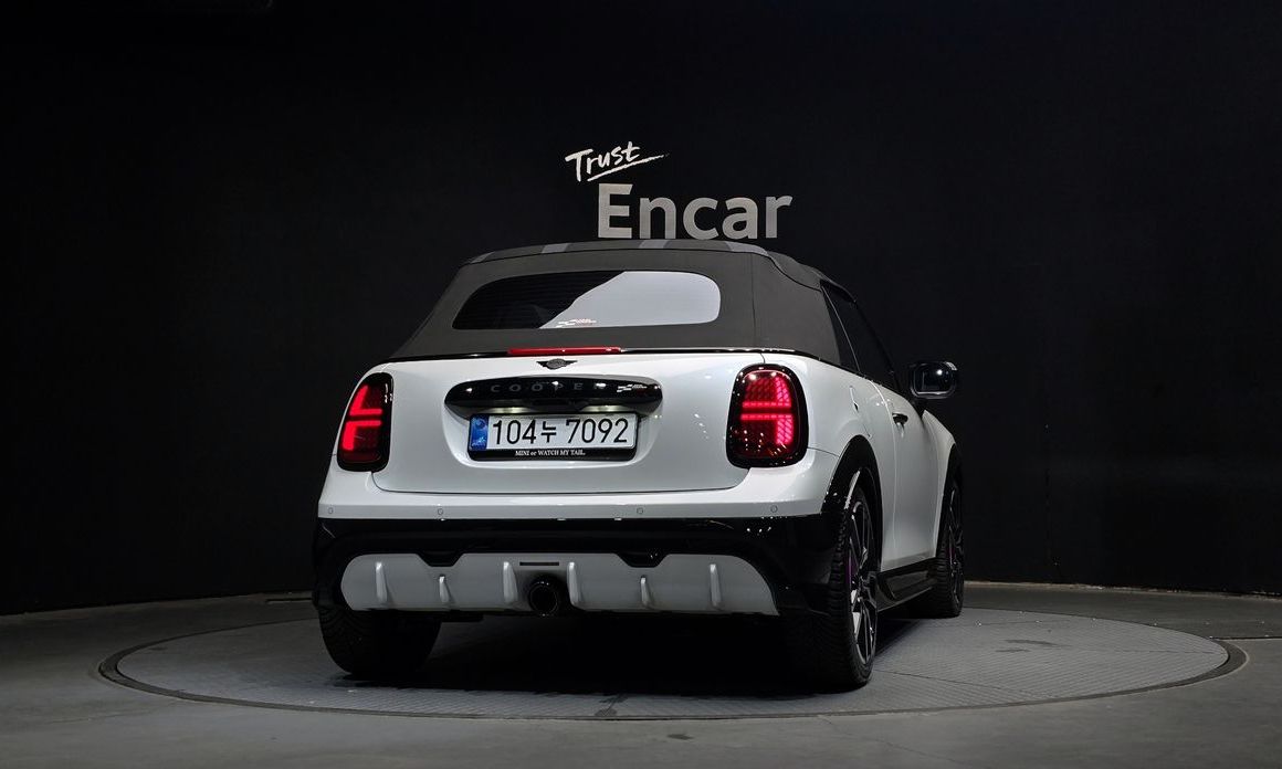 Mini Cooper Convertible JCW, 2026