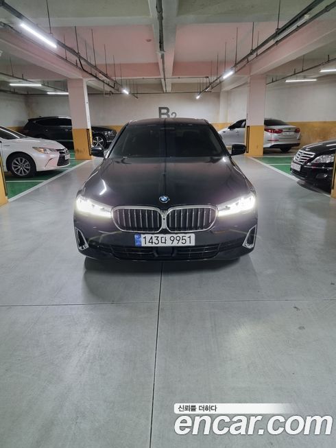 BMW 5-Series 530i xDrive Luxury, 2023