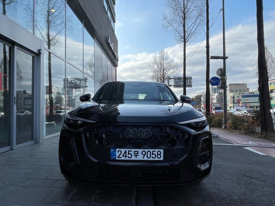 Audi Q5 40 TDI Quattro S Line Black Edition, 2025