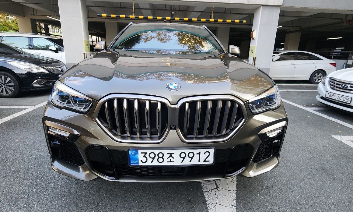BMW X6 M50i, 2021