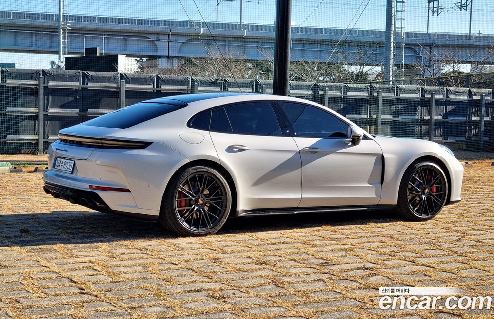 Porsche Panamera 4.0 GTS, 2025