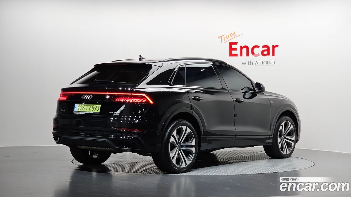 Audi Q8 55 TFSI Quattro Premium, 2023