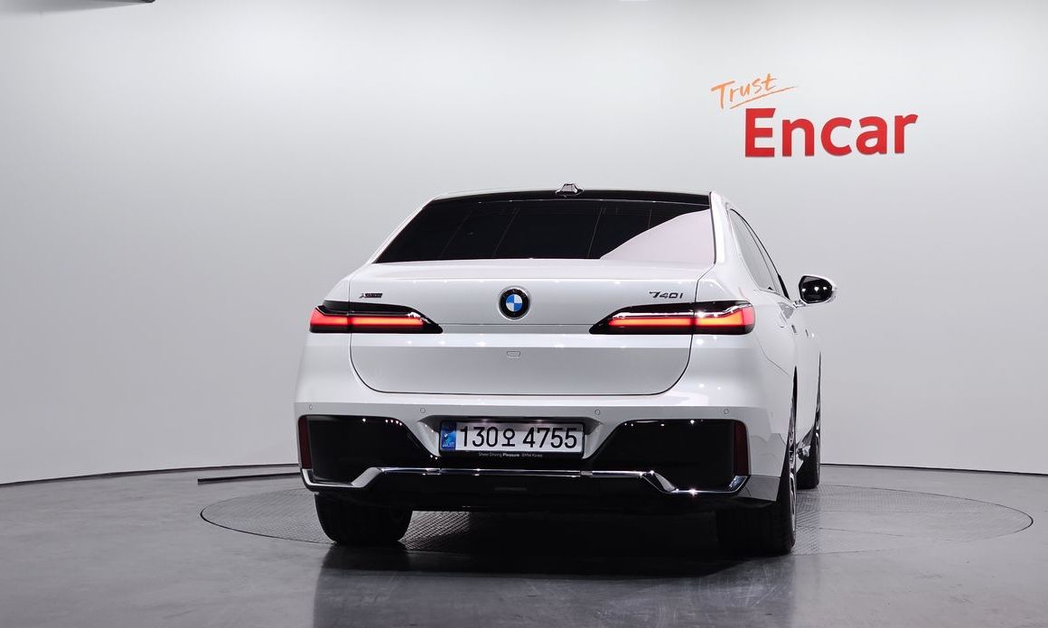 BMW 7-Series 740i xDrive M Sport, 2025