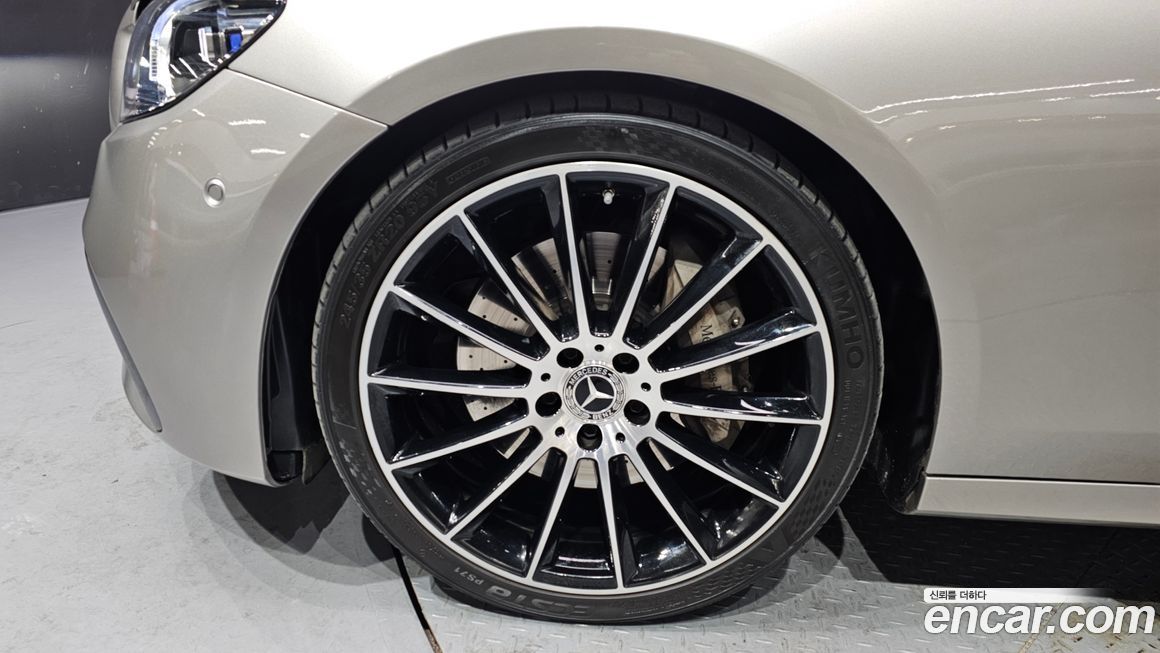 Mercedes-Benz E-Class E350 4MATIC AMG Line, 2023