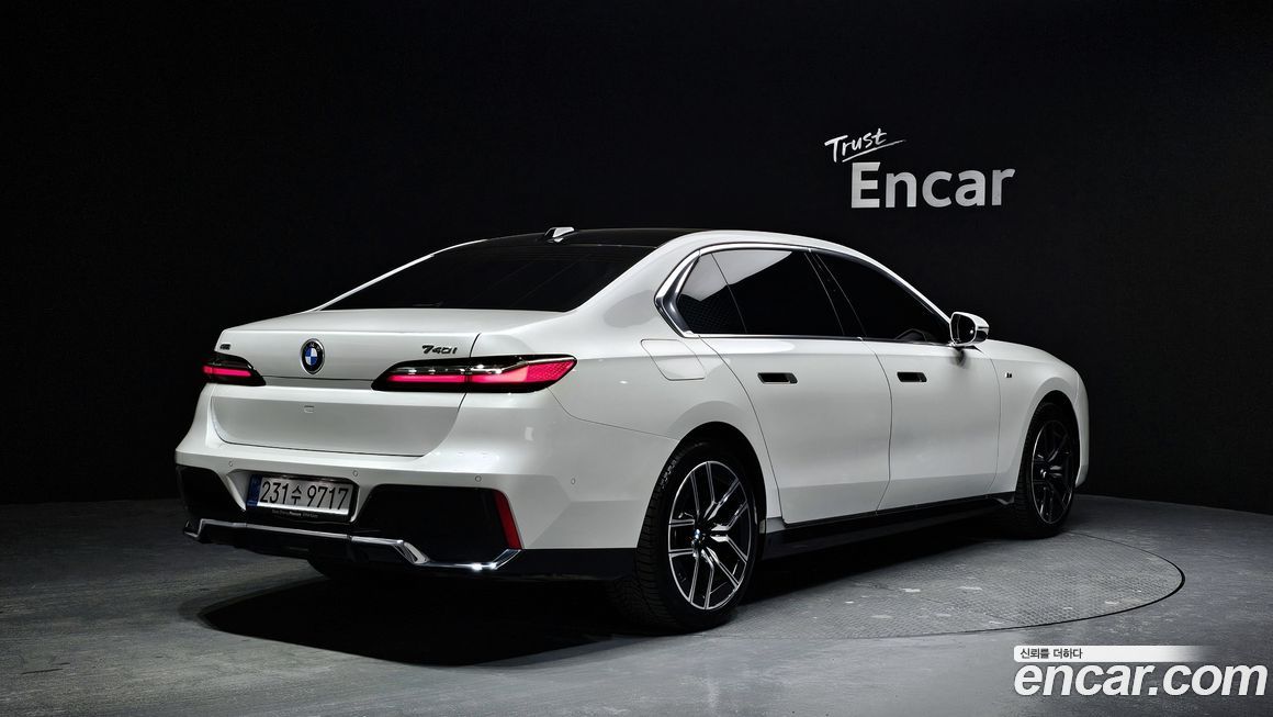 BMW 7-Series 740i xDrive M Sport, 2025