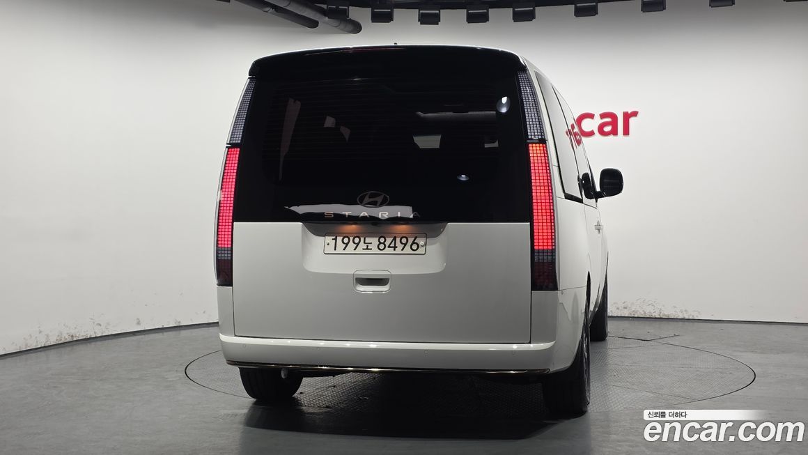 Hyundai Staria Lounge 7-Seater, 2025
