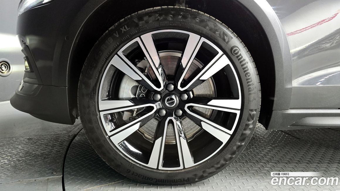 Volvo V60 B5 Ultimate AWD, 2024