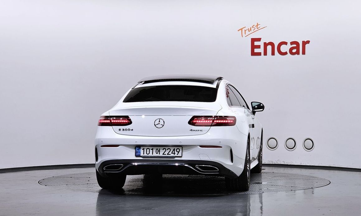 Mercedes-Benz E-Class E300d 4MATIC Coupe, 2022