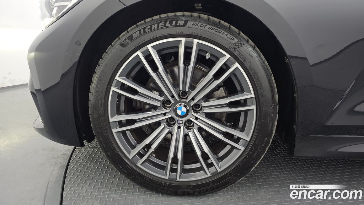 BMW 3-Series 320i M Sport, 2022