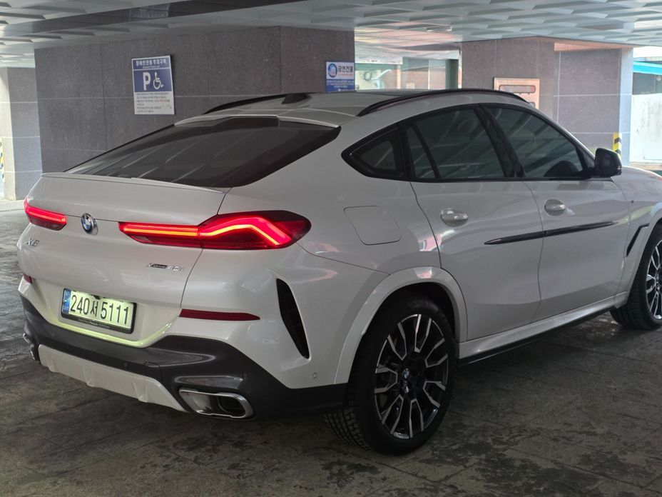 BMW X6 xDrive40i M Sport, 2024