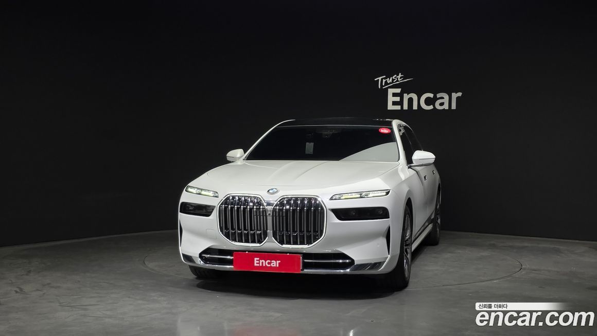 BMW 7-Series 740i sDrive Design Pure Excellence, 2023