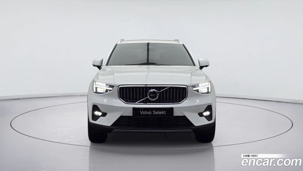 Volvo XC40 B4 Ultra Bright, 2025