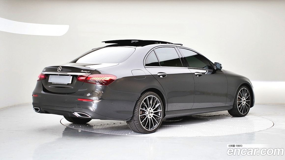 Mercedes-Benz E-Class E350 4MATIC AMG Line, 2023