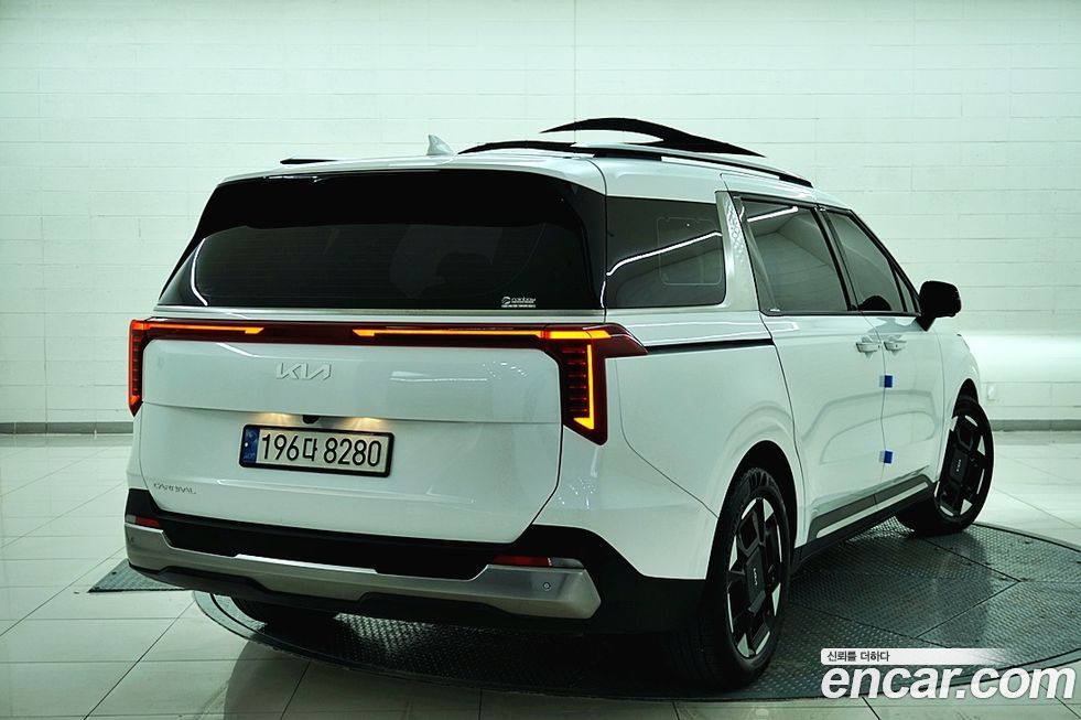 Kia Carnival 9-Seater Signature, 2024