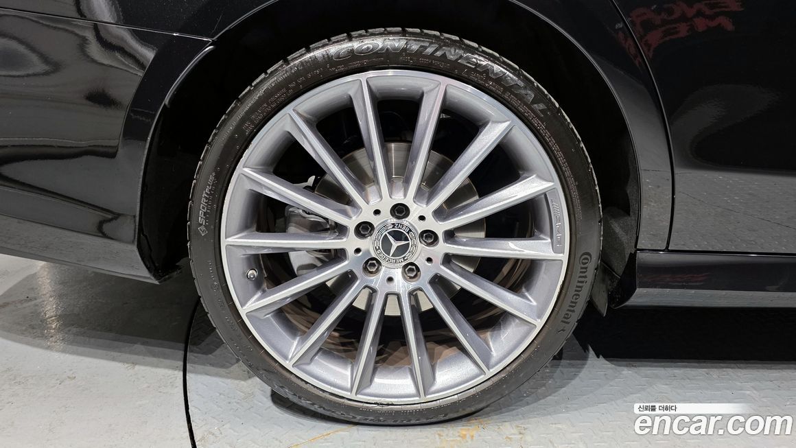 Mercedes-Benz E-Class E350 4MATIC AMG Line, 2022