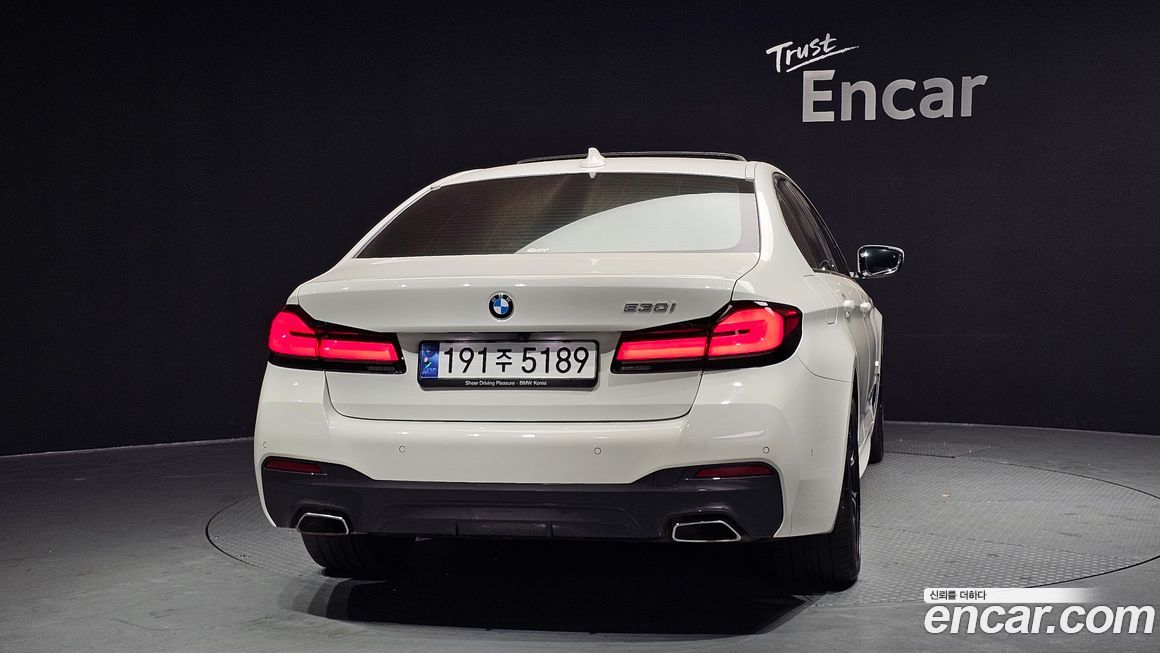 BMW 5-Series 530i M Sport Package, 2023