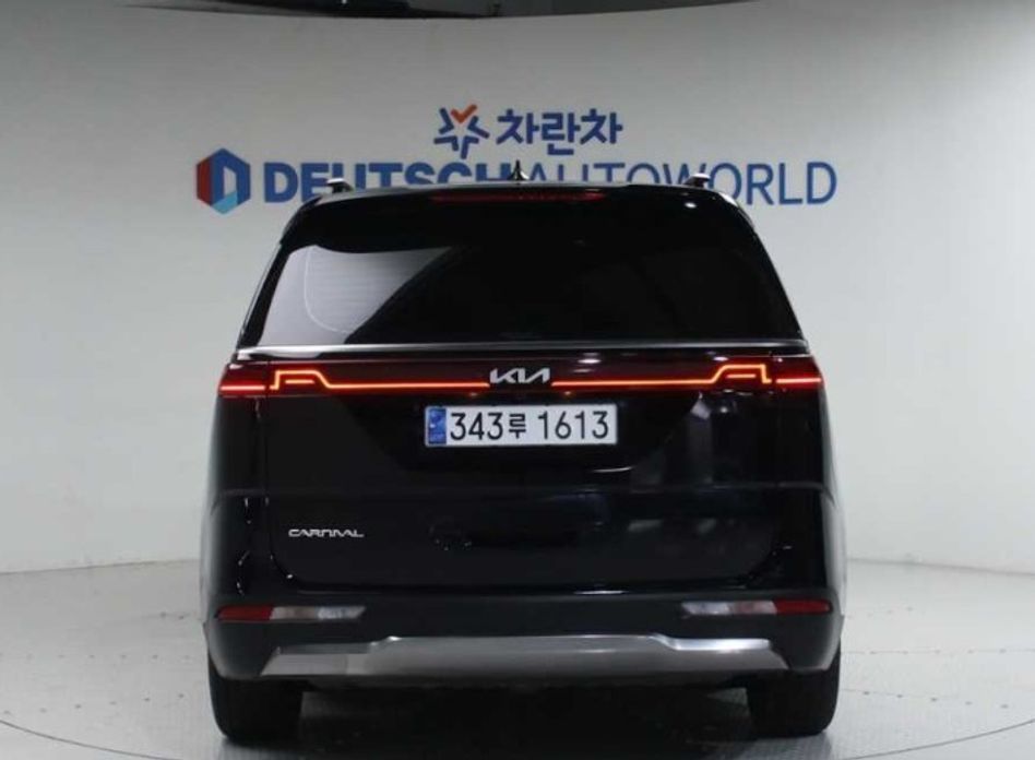 Kia Carnival 9-Seater Signature, 2023