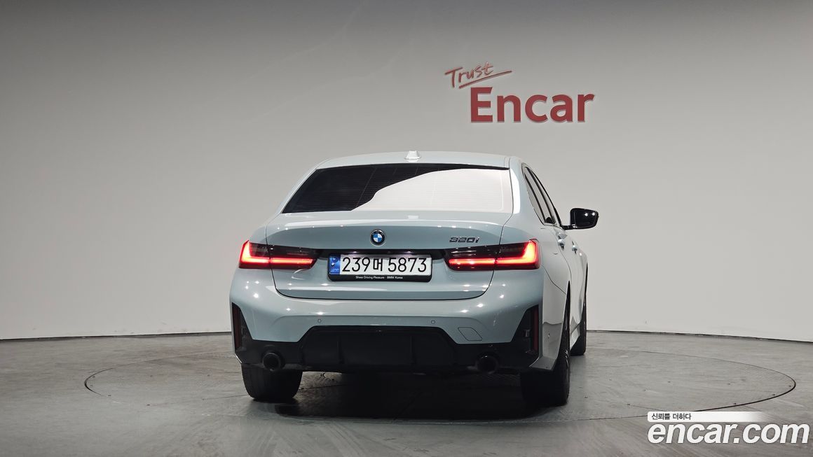 BMW 3-Series 320i M Sport, 2023