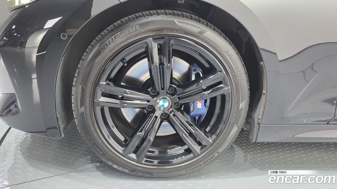 BMW 3-Series 320i M Sport, 2023