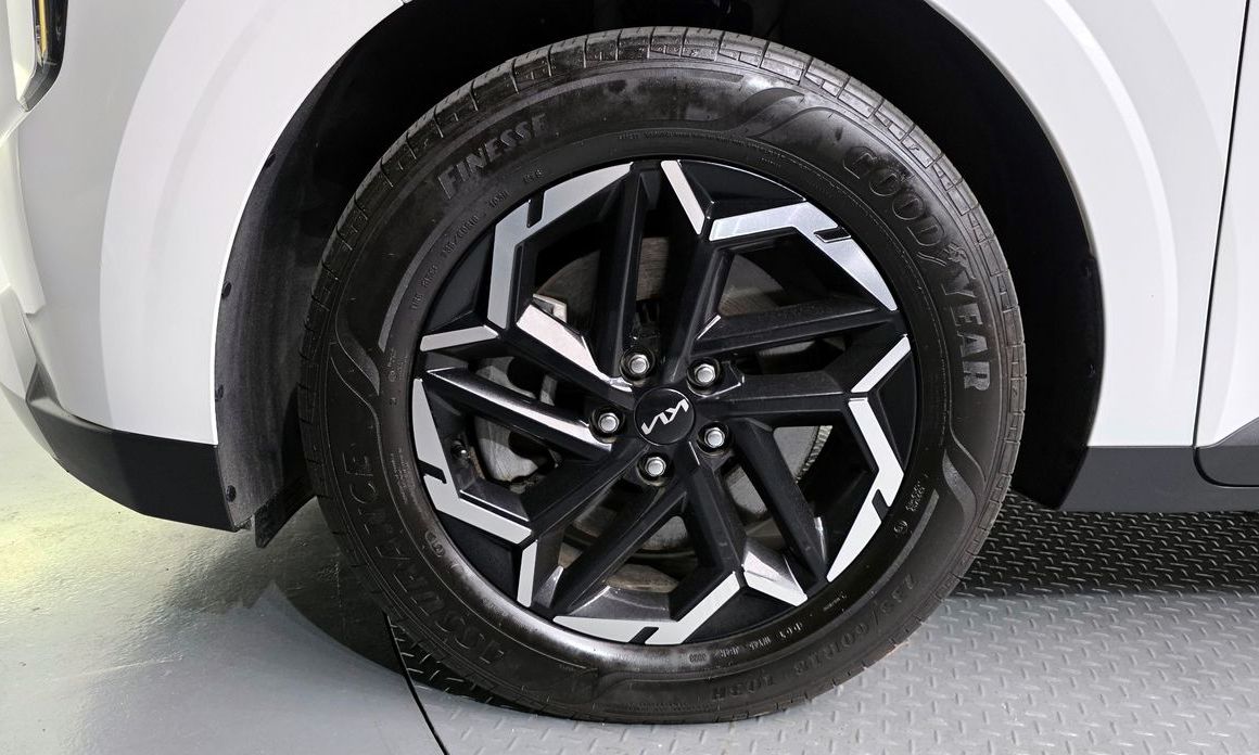 Kia Carnival 9-Seater Prestige, 2024