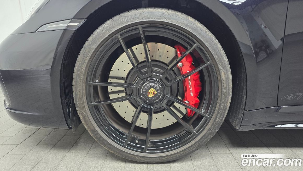 Porsche 911 Carrera GTS, 2024