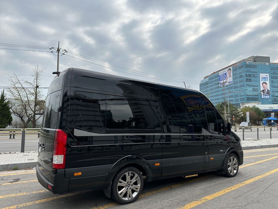 Hyundai Solati 15-seater, 2022