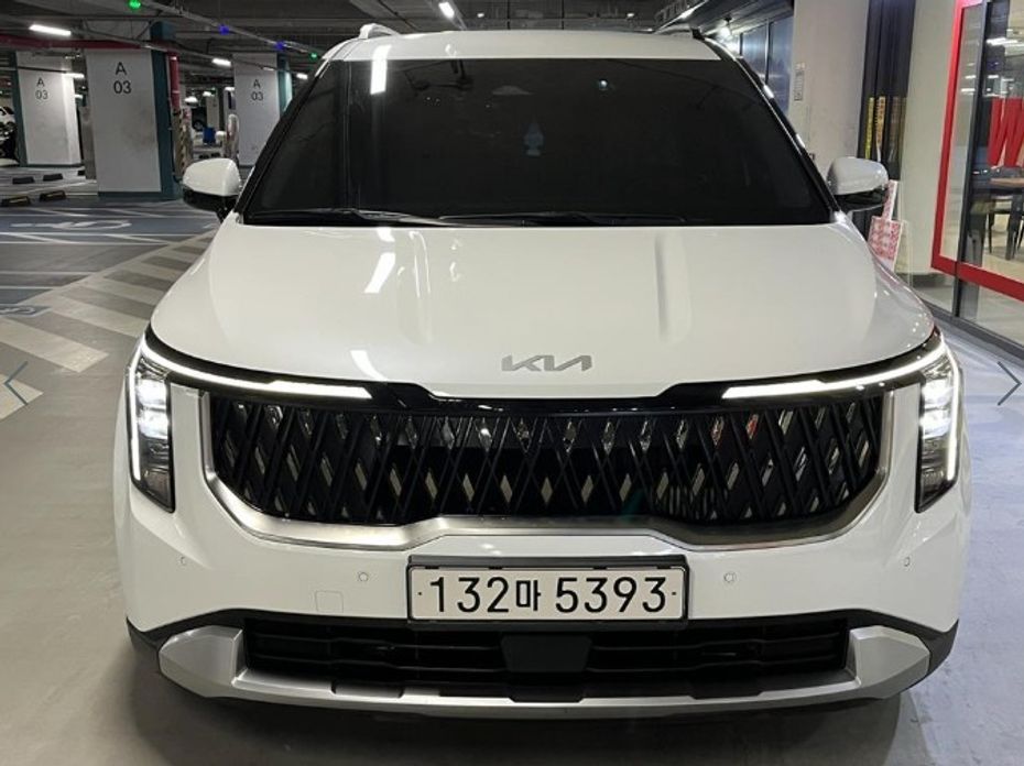 Kia Carnival 9-Seater Prestige, 2025