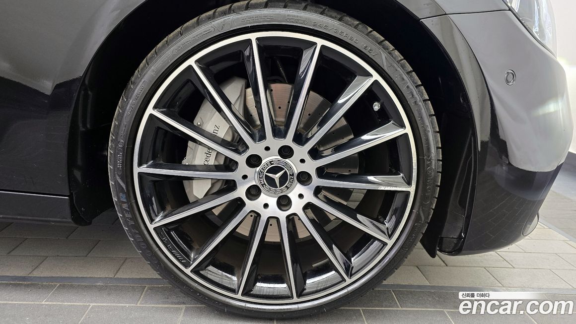 Mercedes-Benz E-Class E350 4MATIC AMG Line, 2023