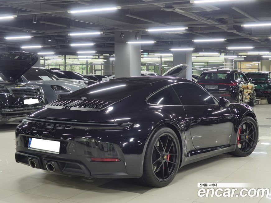 Porsche 911 Carrera 4 GTS, 2025