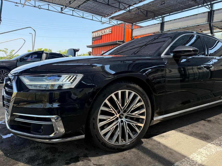 Audi A8 60 TFSI Quattro LWB, 2021