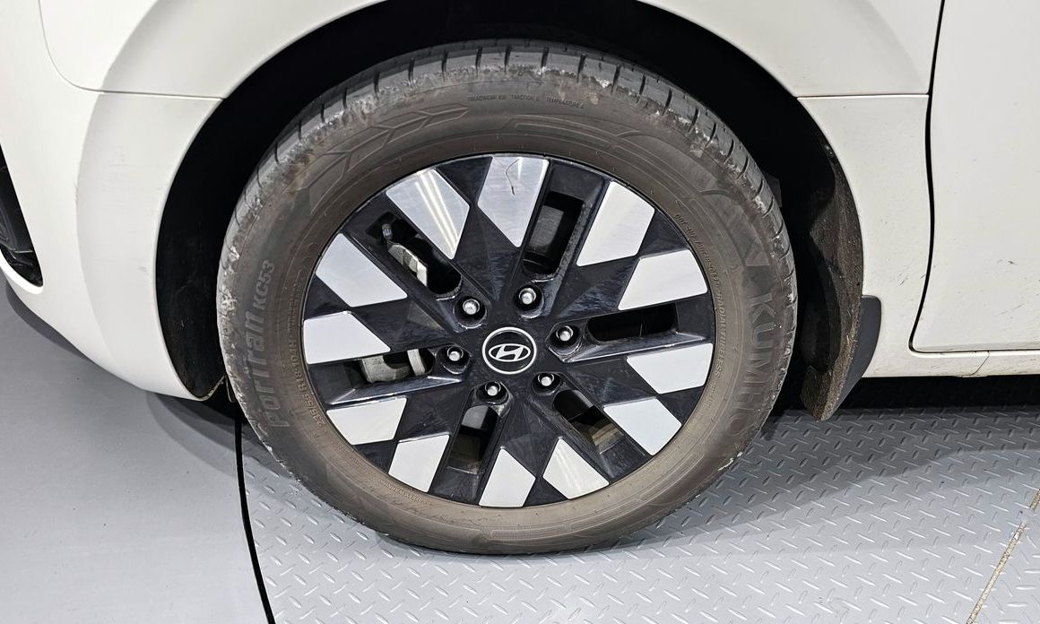 Hyundai Staria 4WD Lounge 9-Seater, 2025