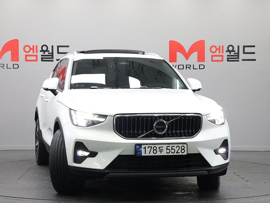 Volvo XC40 B4 Ultimate Bright, 2023