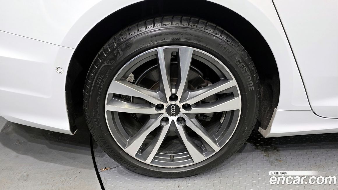 Audi A6 45 TFSI, 2023