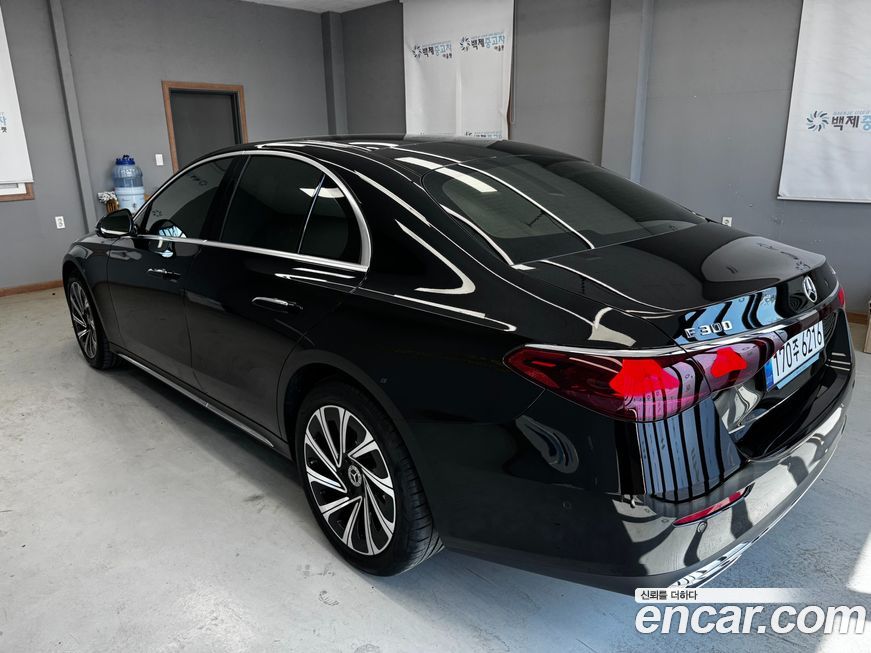 Mercedes-Benz E-Class E300 4MATIC Exclusive, 2024