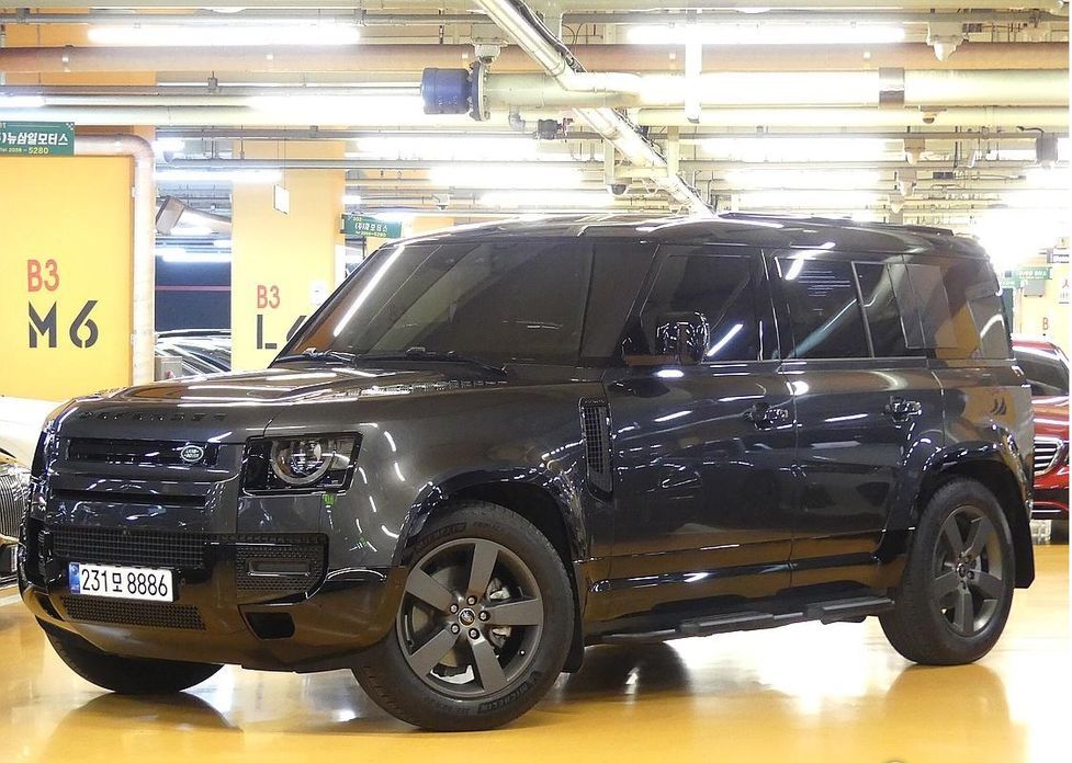 Land Rover Defender 110 P300 X-Dynamic SE, 2025
