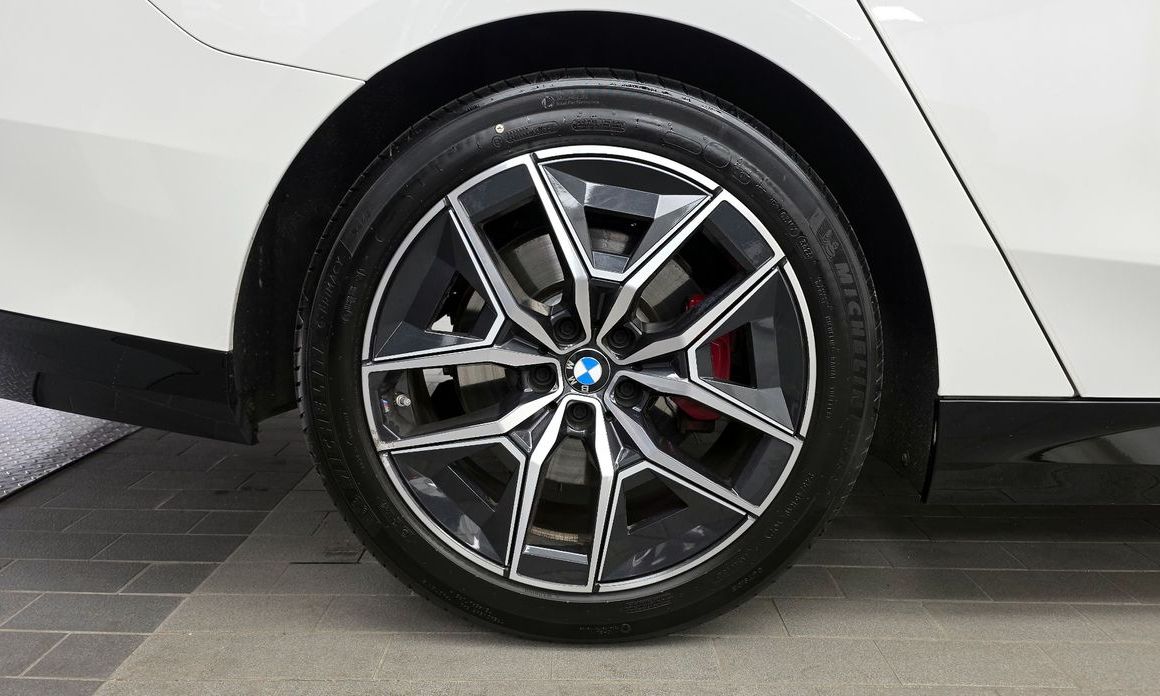 BMW 5-Series 520i Special Edition, 2024
